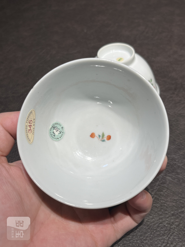 清乾隆 粉彩折枝花卉纹茶圆一对 - 图14